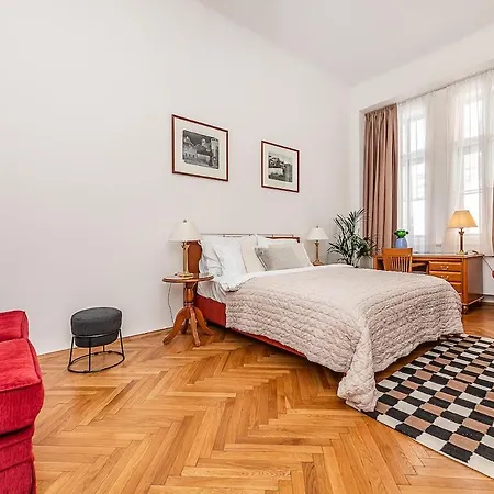 2-bedroom With Quiet Courtyard View And Free Parking Apartament *