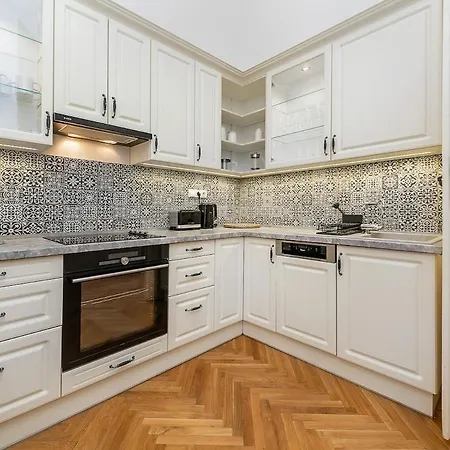 2-bedroom With Quiet Courtyard View And Free Parking Apartman Prága