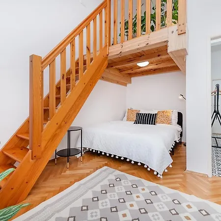 2-bedroom With Quiet Courtyard View And Free Parking Apartman Prága