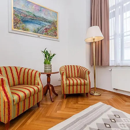 Apartament 2-bedroom With Quiet Courtyard View And Free Parking *