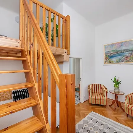 Apartman 2-bedroom With Quiet Courtyard View And Free Parking