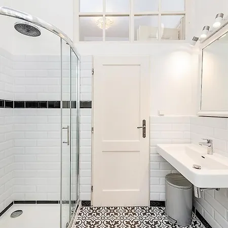 2-bedroom With Quiet Courtyard View And Free Parking Praga
