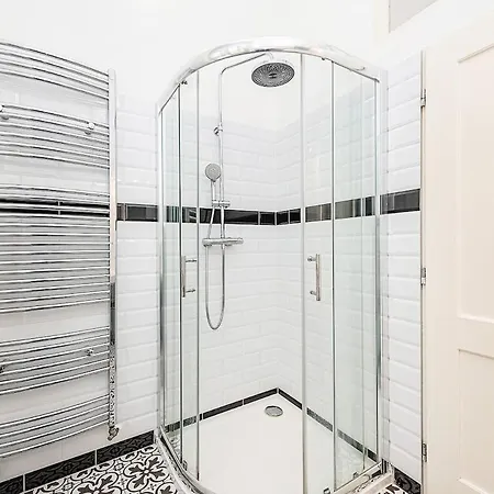 Apartman 2-bedroom With Quiet Courtyard View And Free Parking