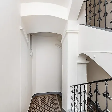 2-bedroom With Quiet Courtyard View And Free Parking Apartman Prága